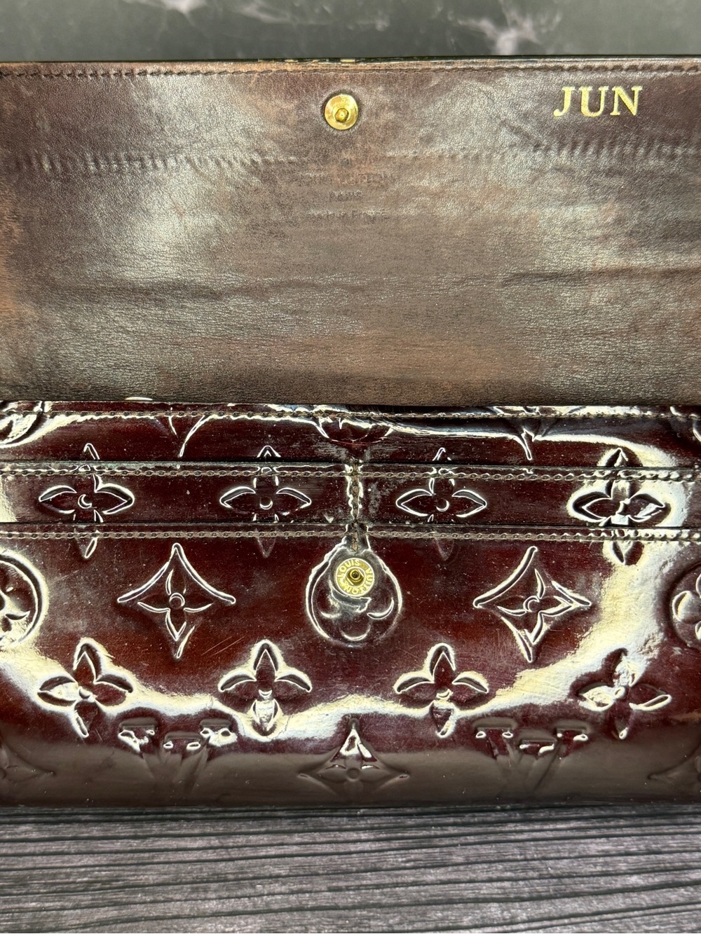 Louis Vuitton Amarante Vernis Sarah Wallet | LV Patent Leather | Full Inclusion - Picture 7 of 9